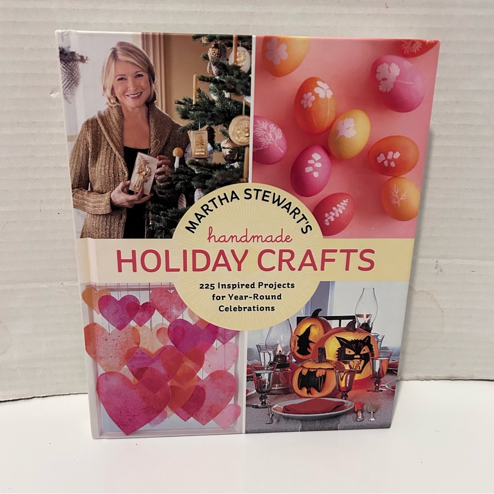 Martha Stewart’s handmade HOLIDAY CRAFTS hardcover